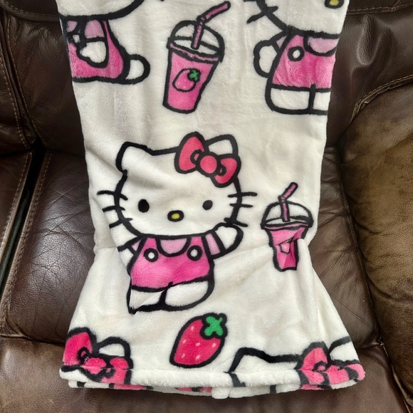Hello Kitty with Strawberry Drink & Strawberries 60” x 70” Plush Throw Blanket - Picture 4 of 14